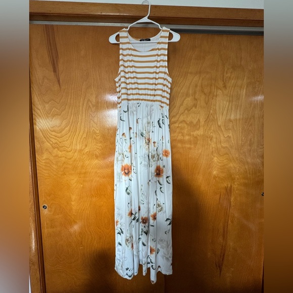 SIMPLEE floral maxi dress - Picture 2 of 15